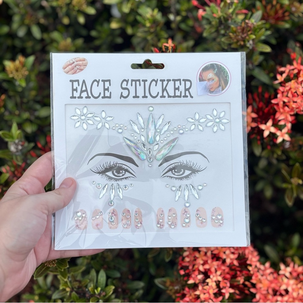 NWT Face Sticker Face Gems • White